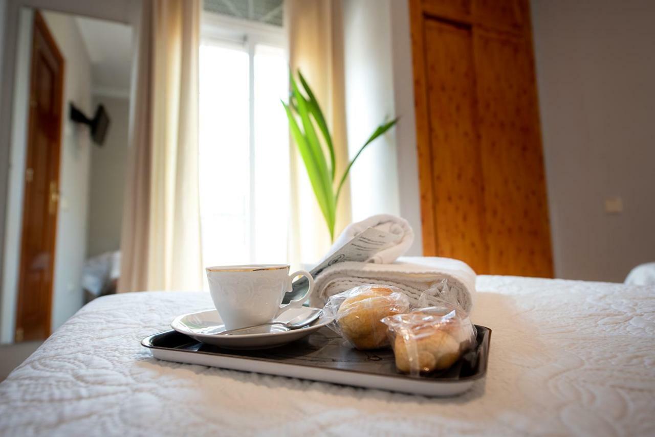 Hostal La Muralla セビリア エクステリア 写真