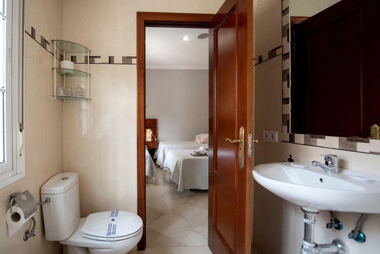 Hostal La Muralla セビリア エクステリア 写真